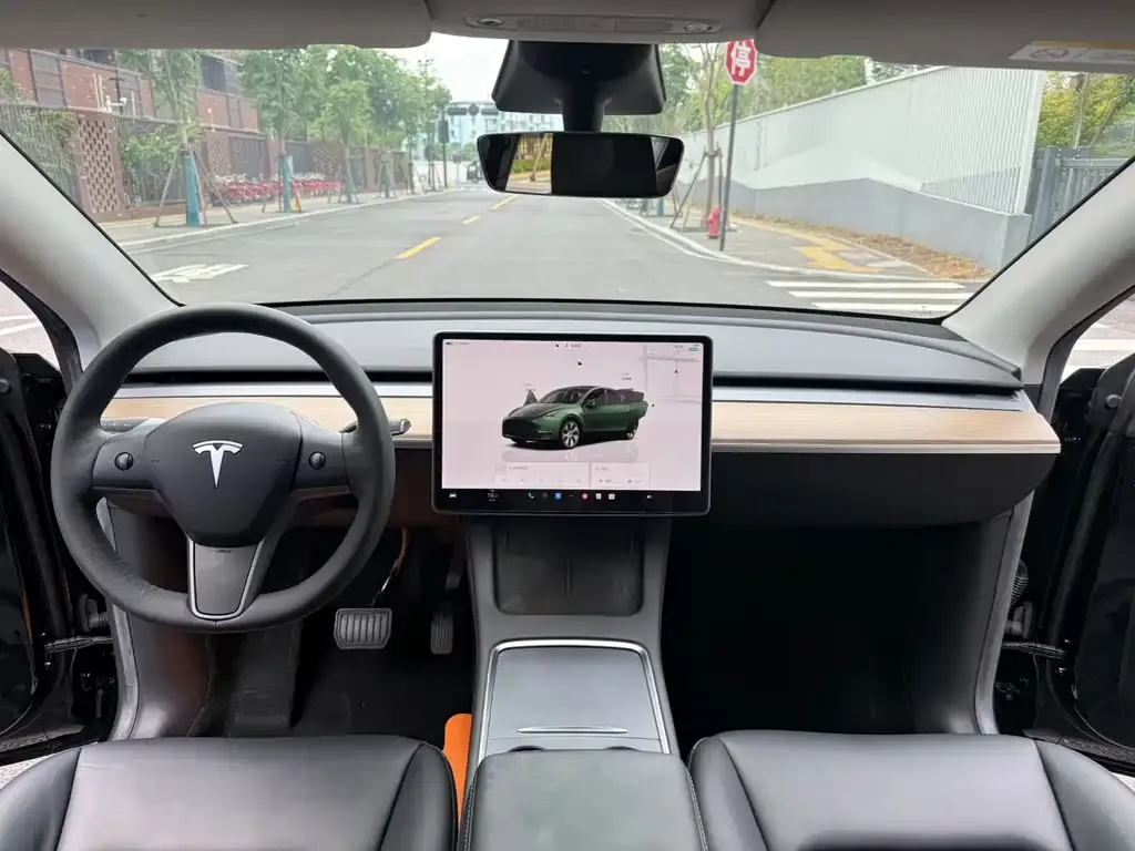 Tesla Model Y — фото 4