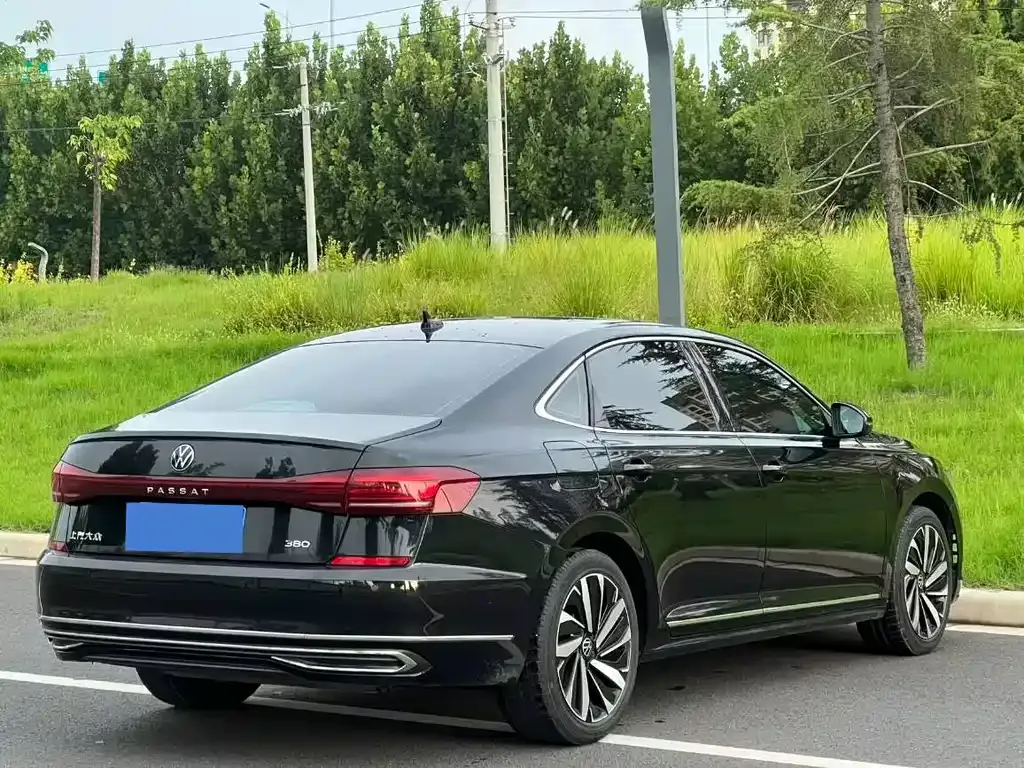 Volkswagen Passat — фото 9