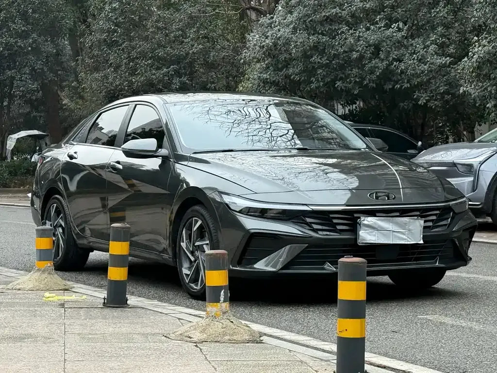 Hyundai Elantra — фото 9