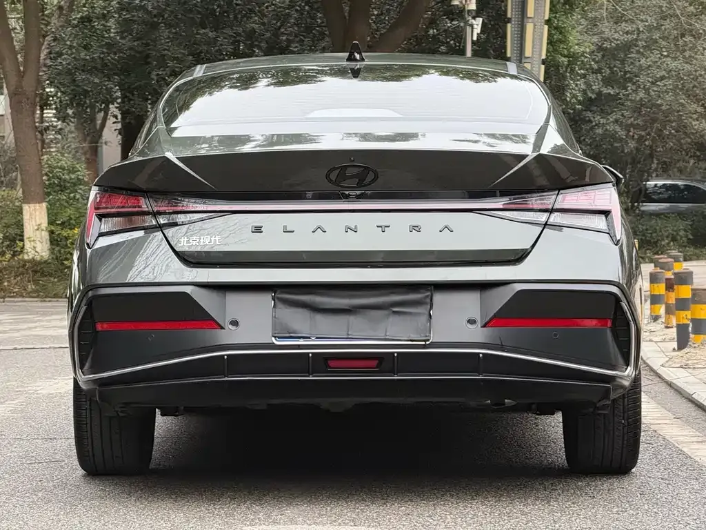 Hyundai Elantra — фото 6