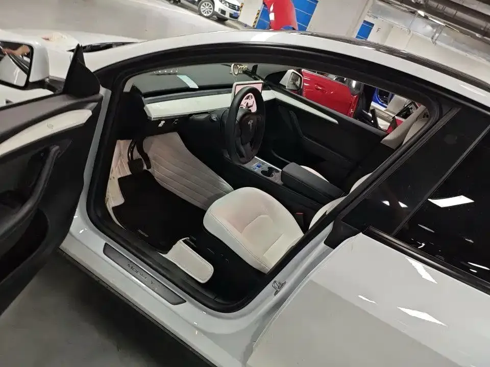 Tesla Model Y — фото 4
