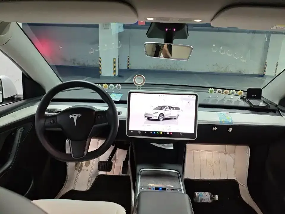 Tesla Model Y — фото 2
