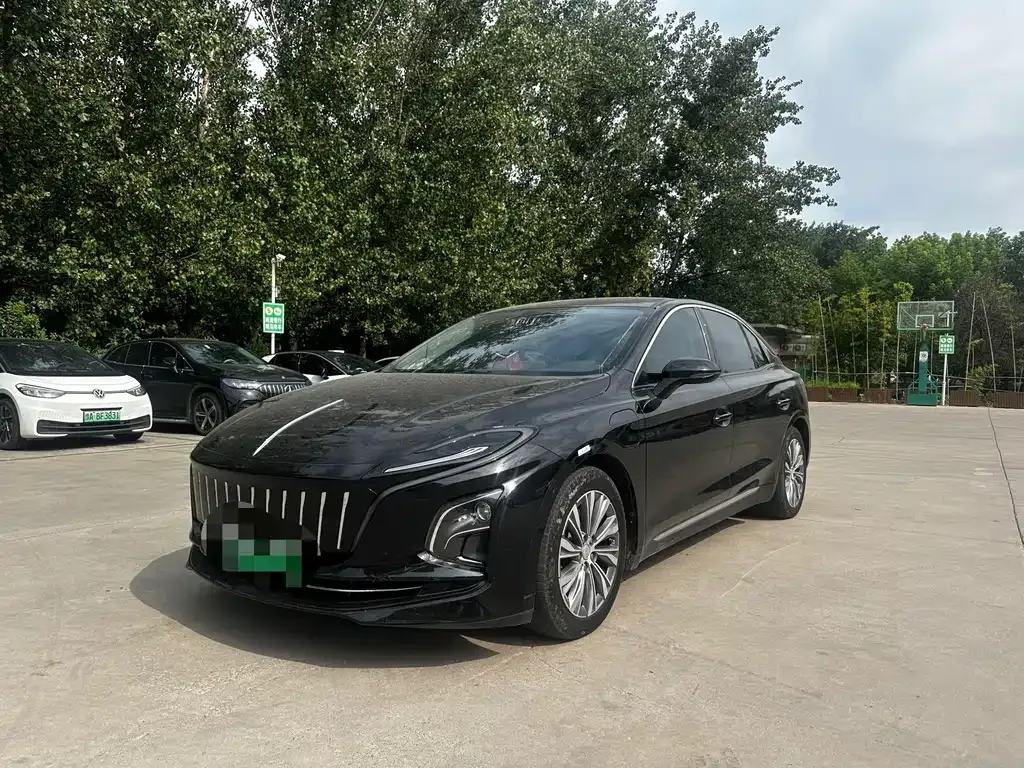 Hongqi E-QM5 — фото 1