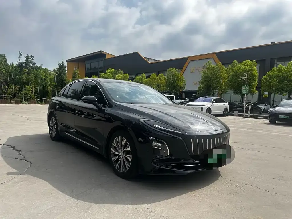 Hongqi E-QM5 — фото 8