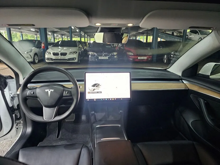 Tesla Model 3 — фото 2
