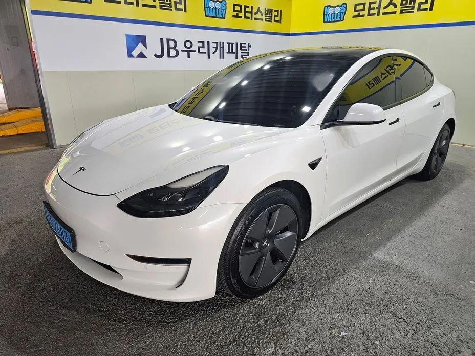 Tesla Model 3 — фото 9