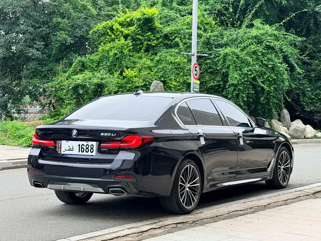 BMW 5 Series — фото 9