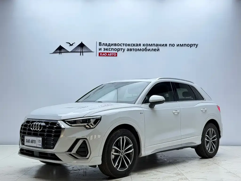 Audi Q3 — фото 1