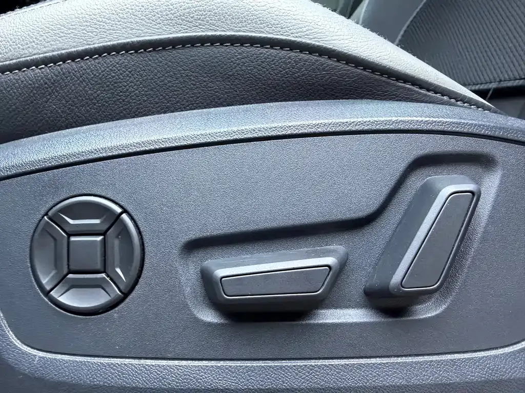 Audi Q3 — фото 10