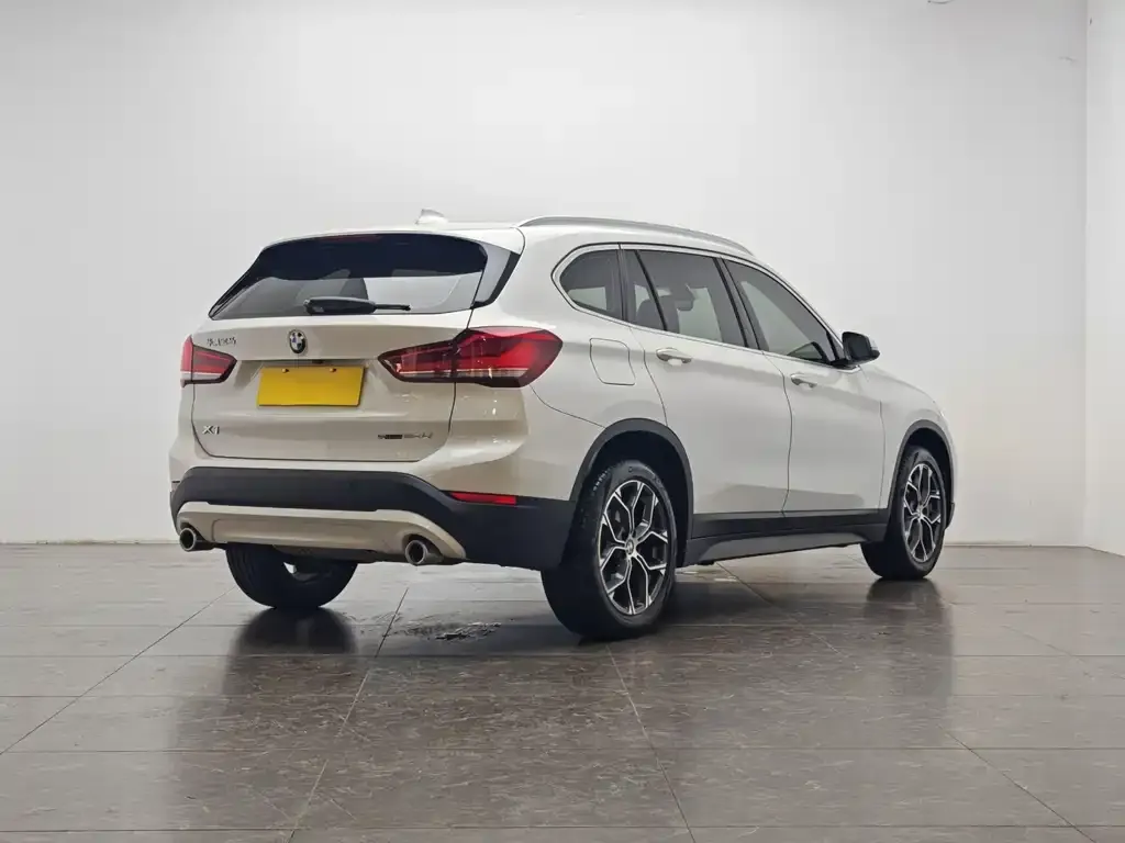 BMW X1 — фото 9