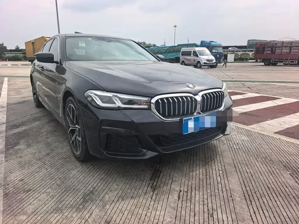 BMW 5 Series — фото 10