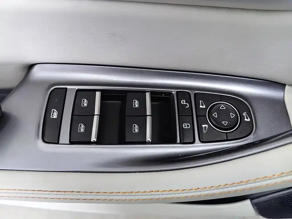 BYD PLUS New Energy — фото 10