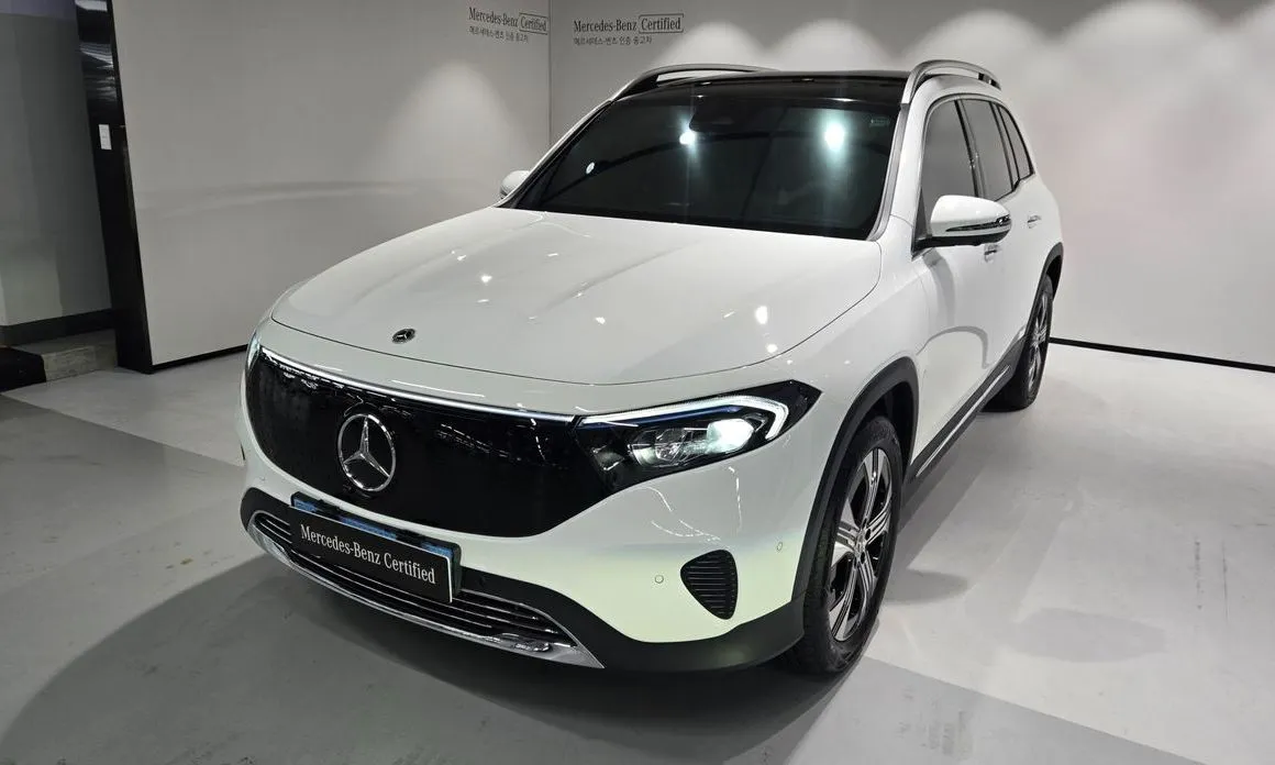 Mercedes-Benz EQB — фото 1