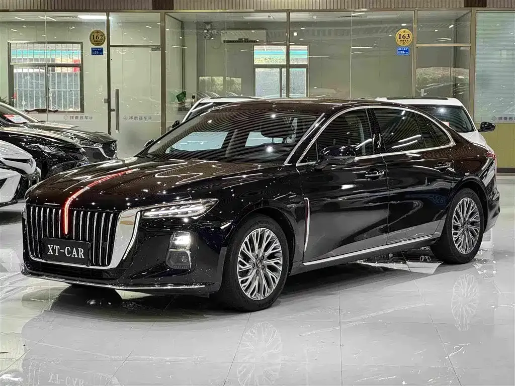 Hongqi H5 — фото 1