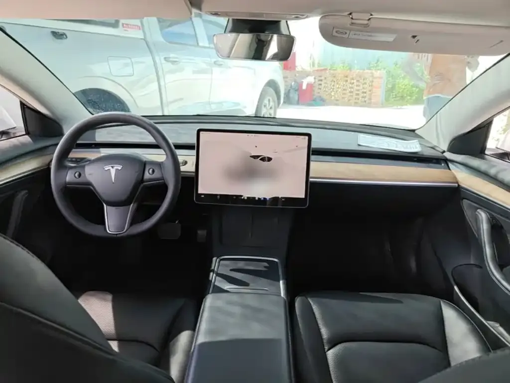 Tesla Model 3 — фото 4