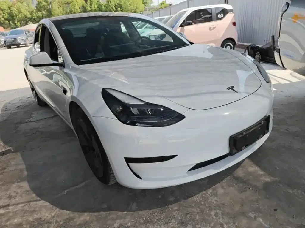 Tesla Model 3 — фото 6