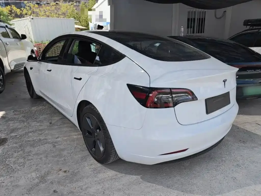 Tesla Model 3 — фото 5