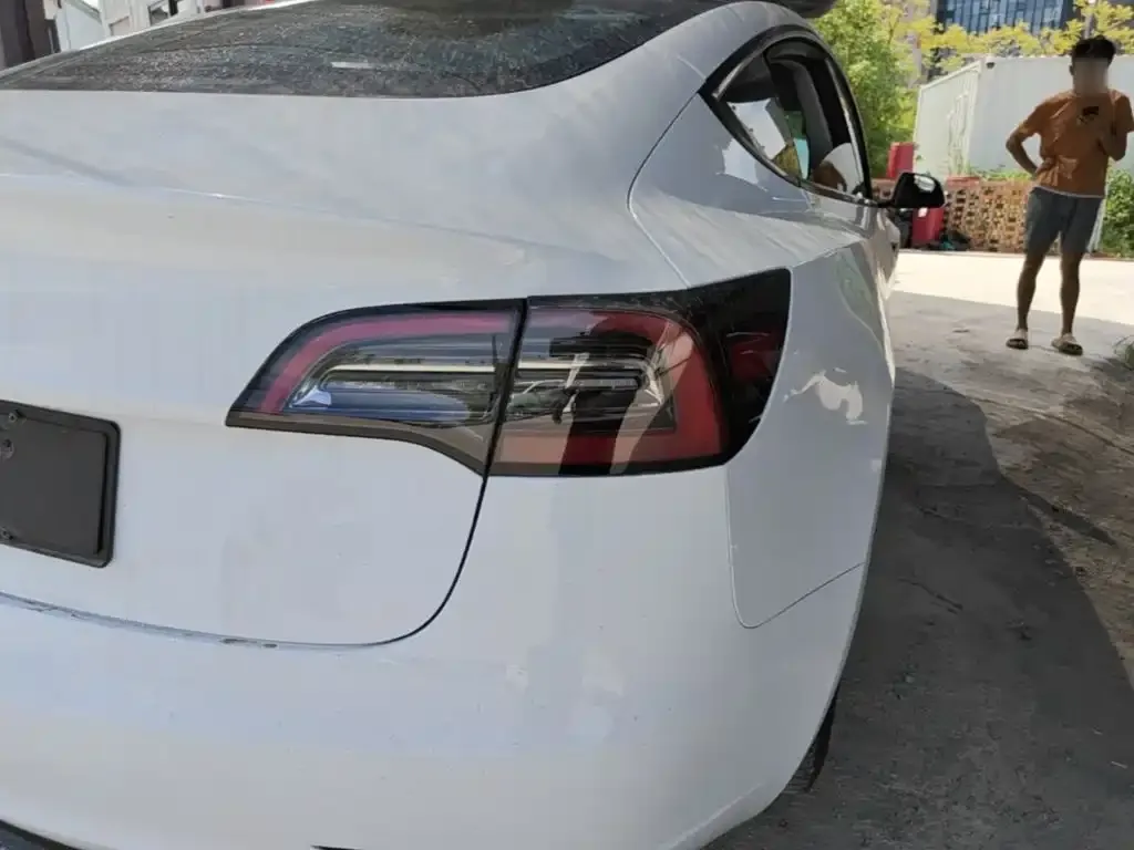 Tesla Model 3 — фото 3