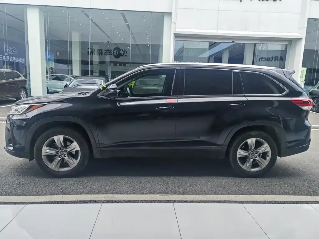 Toyota Highlander — фото 2