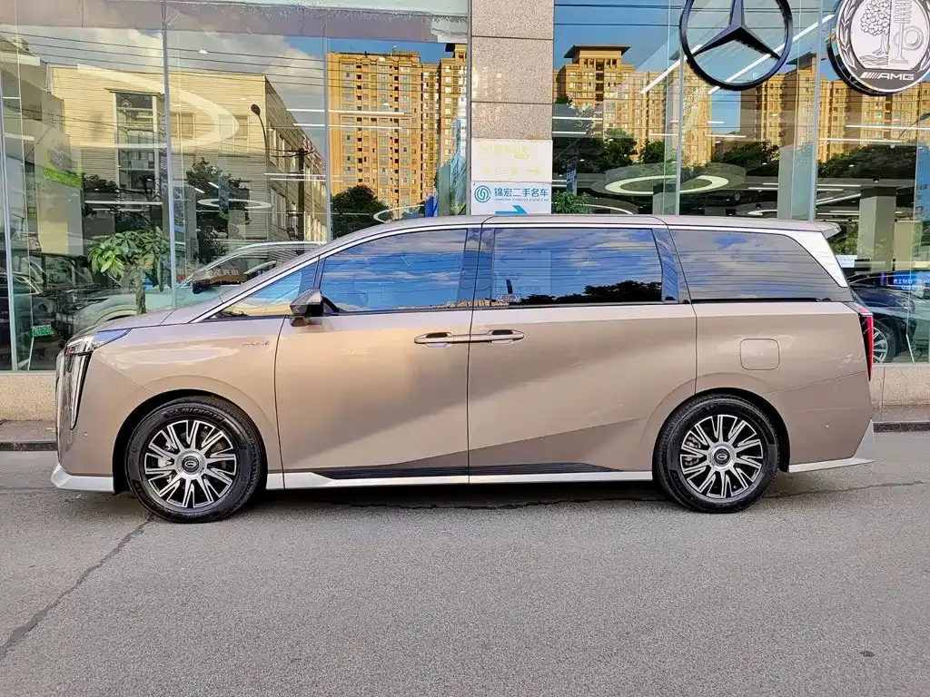 GAC Motor Trumpchi E9 — фото 10