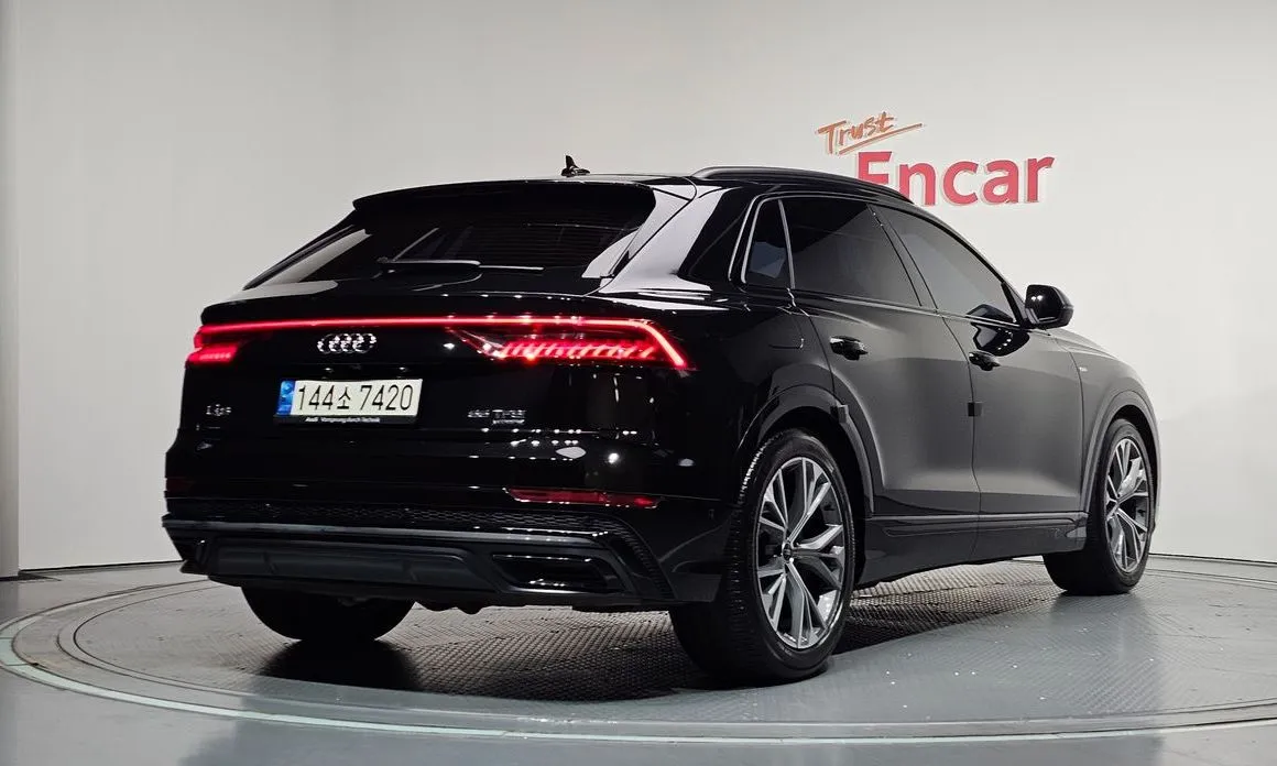 Audi Q8 — фото 2