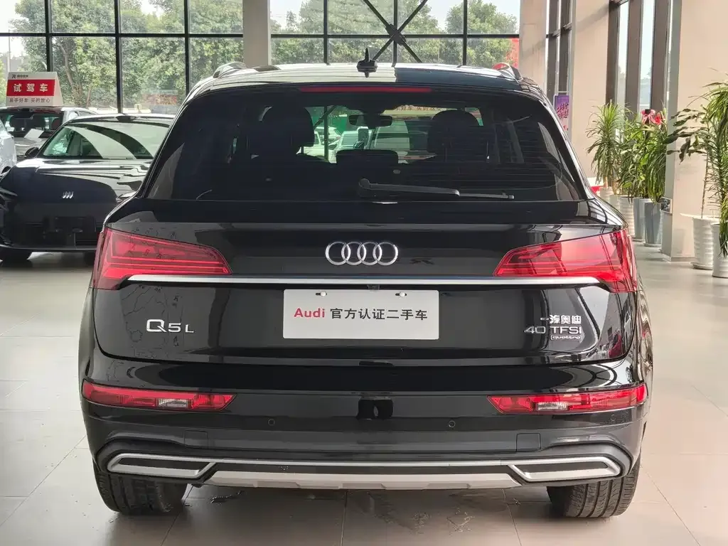 Audi Q5L — фото 2