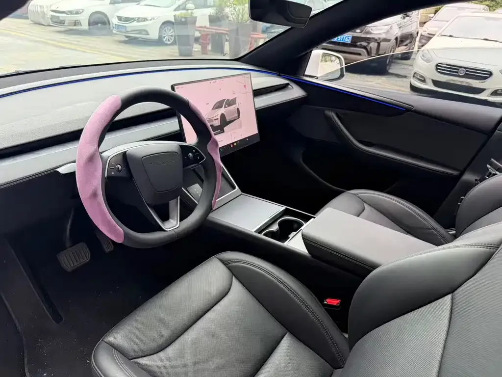Tesla Model Y — фото 6