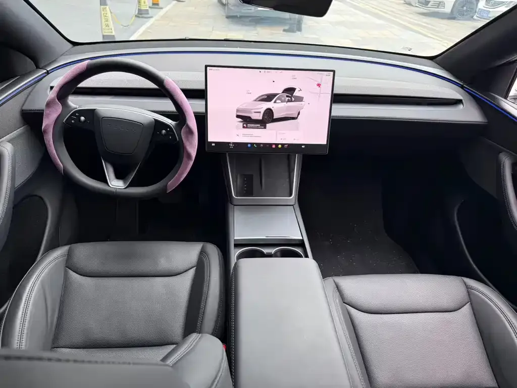 Tesla Model Y — фото 8