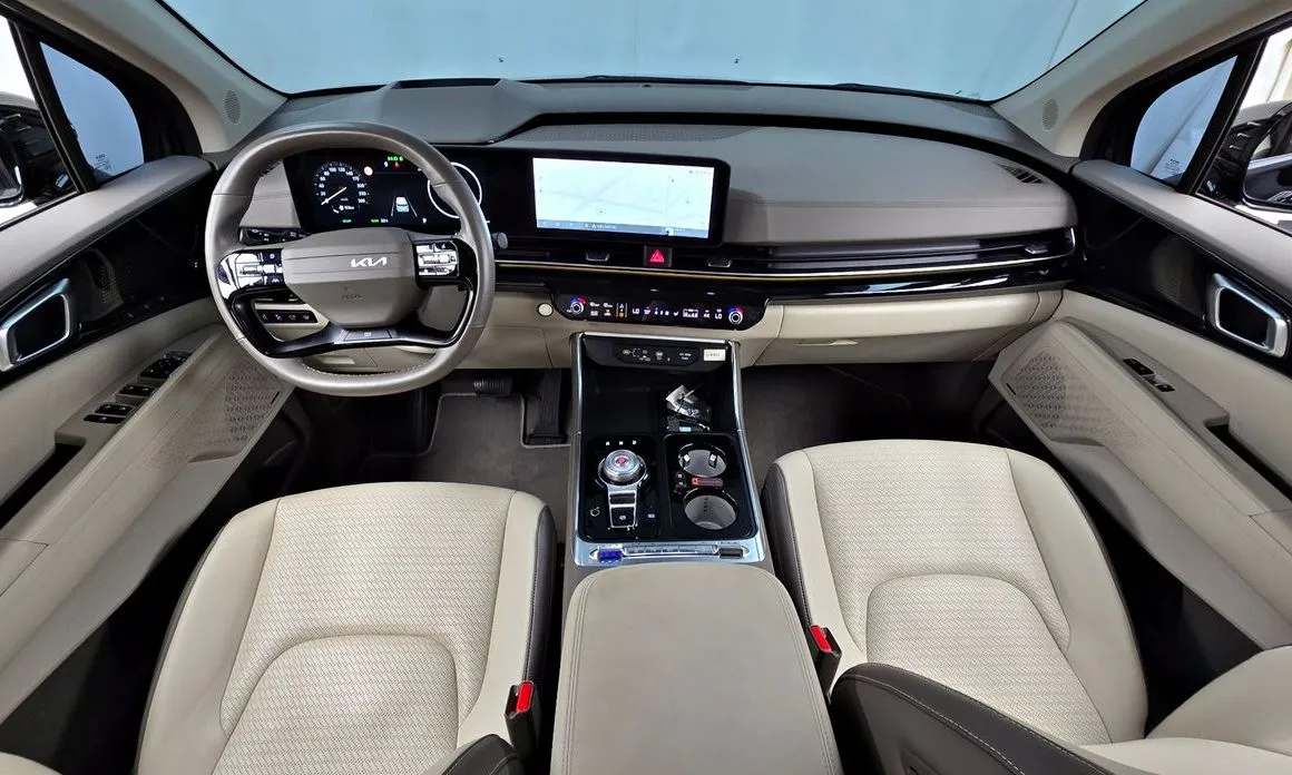 Kia Carnival — фото 6