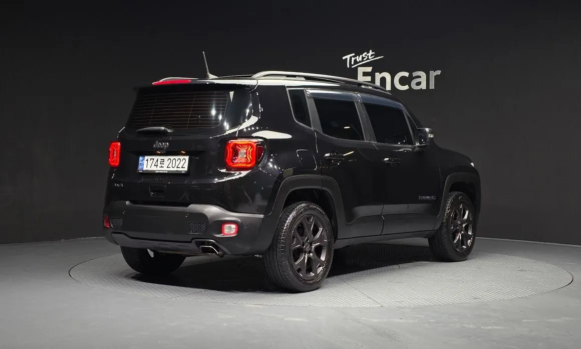 Jeep Renegade — фото 2