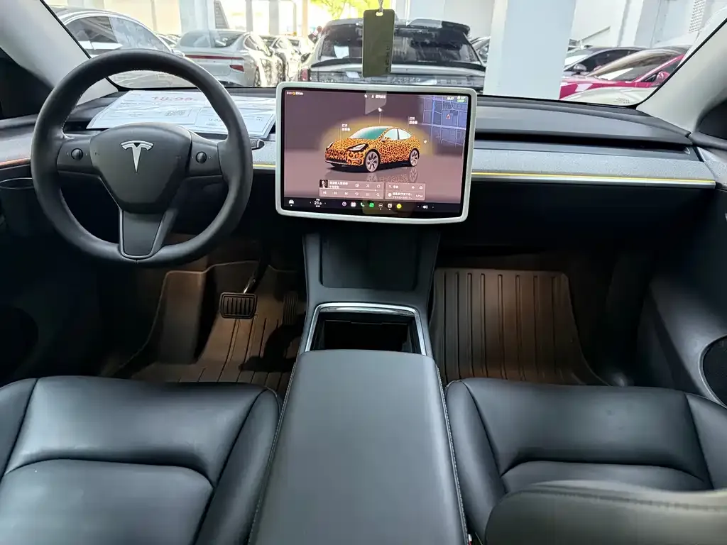 Tesla Model Y — фото 6