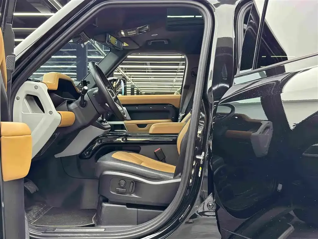 Land Rover Defender — фото 10