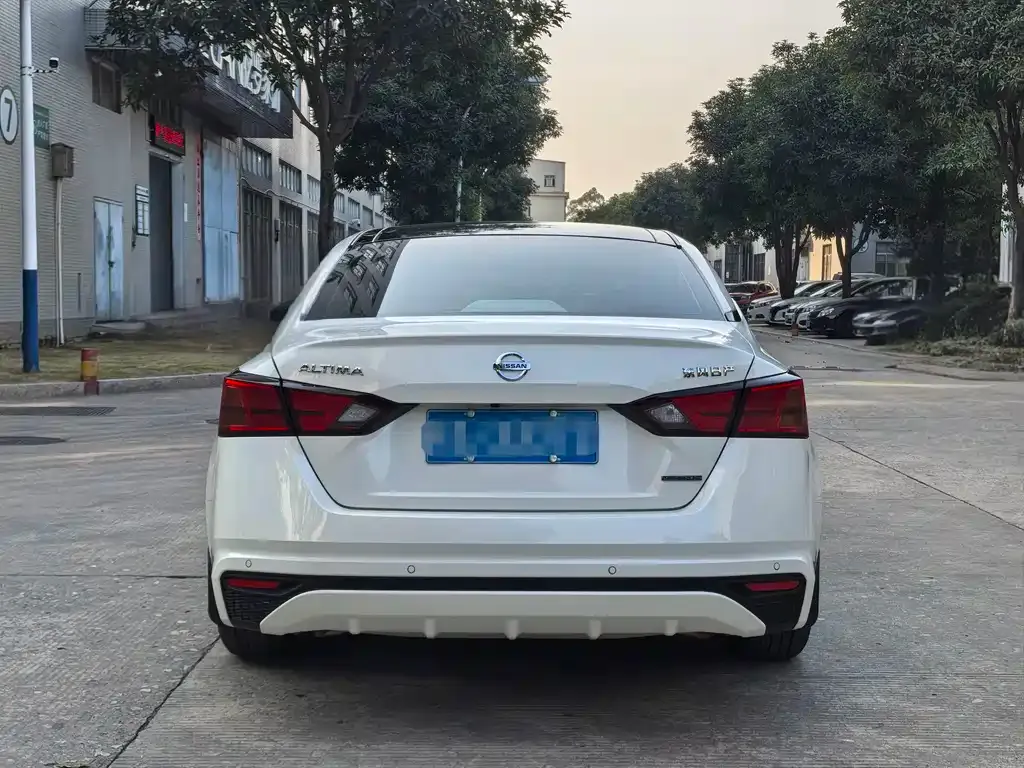 Nissan Teana — фото 4