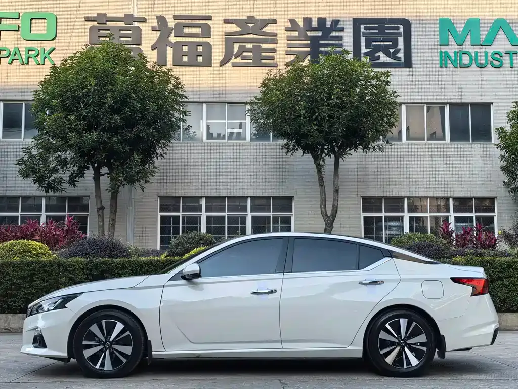 Nissan Teana — фото 10