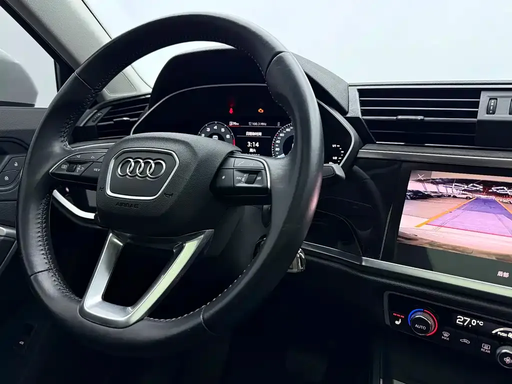 Audi Q3 — фото 10