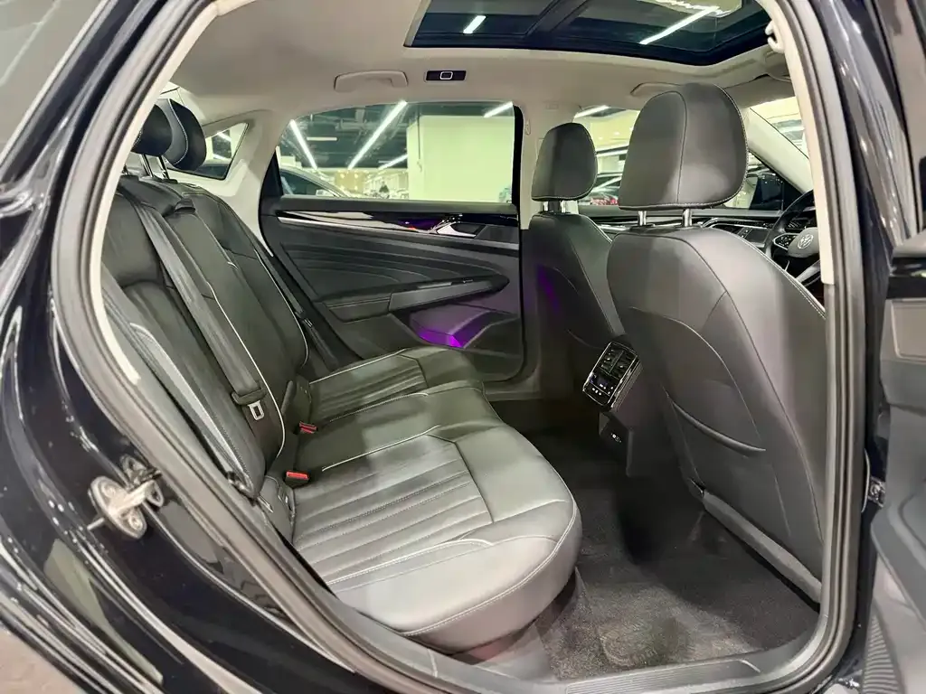 Volkswagen Passat — фото 9