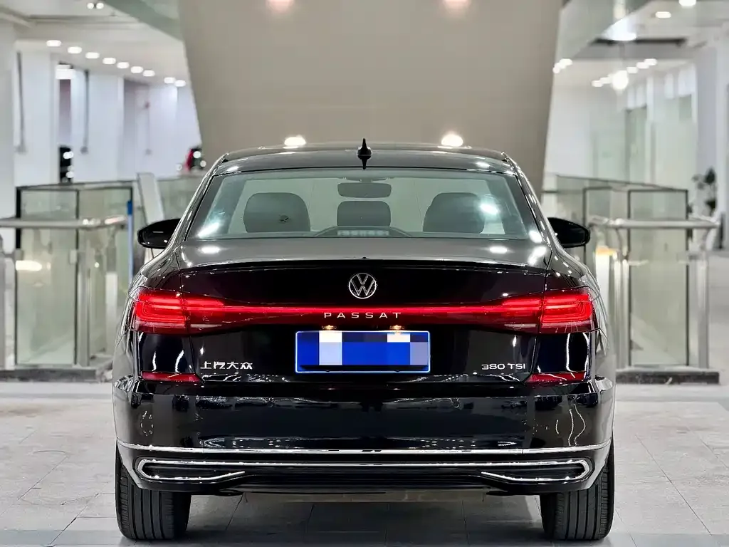 Volkswagen Passat — фото 8