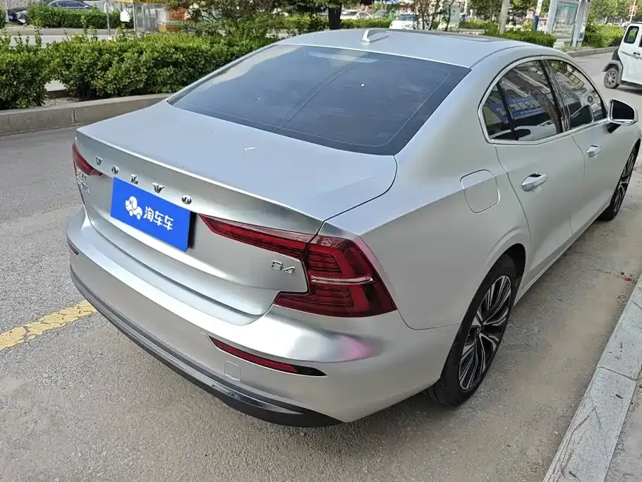 Volvo S60 — фото 4