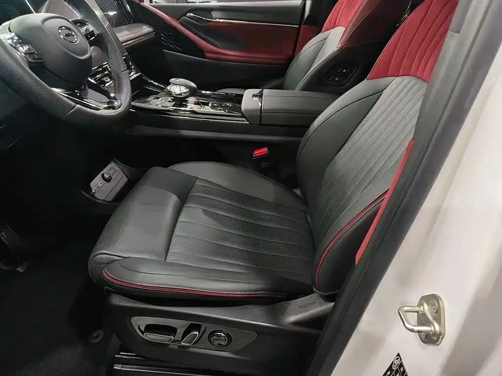 GAC Motor Trumpchi M8 — фото 10