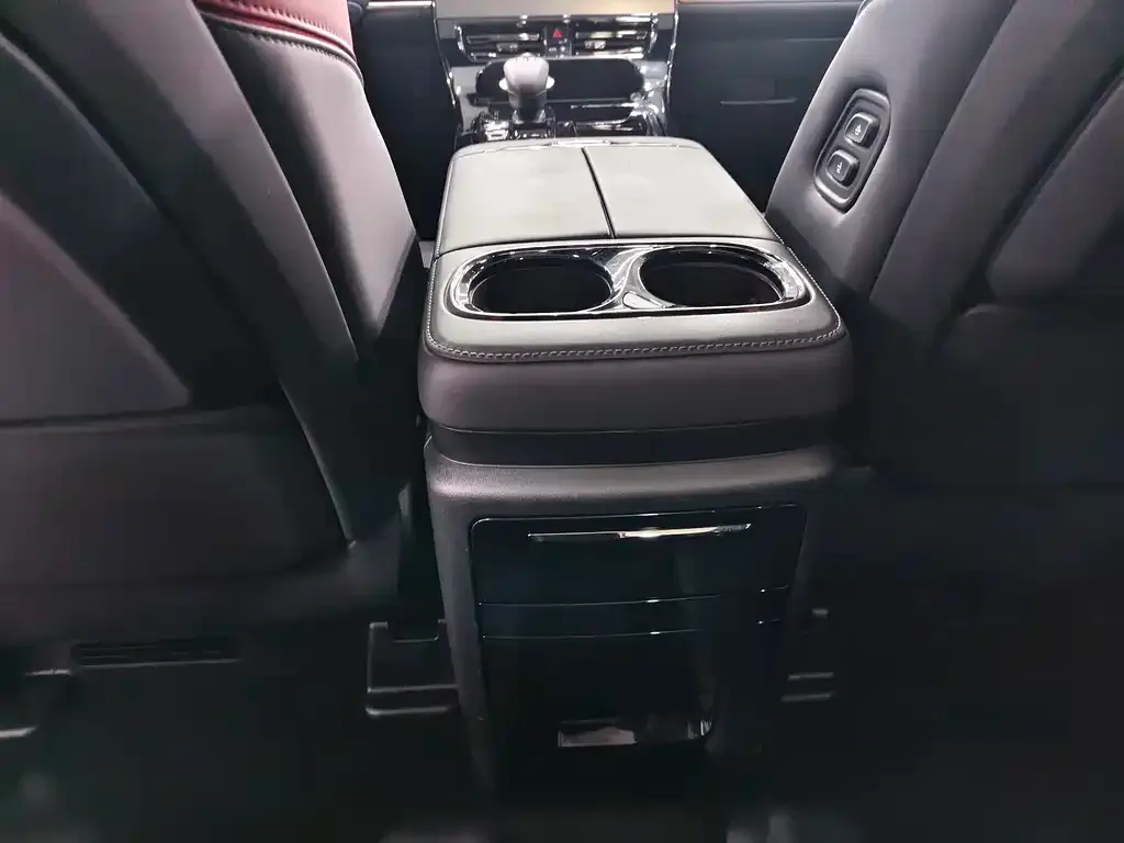 GAC Motor Trumpchi M8 — фото 4