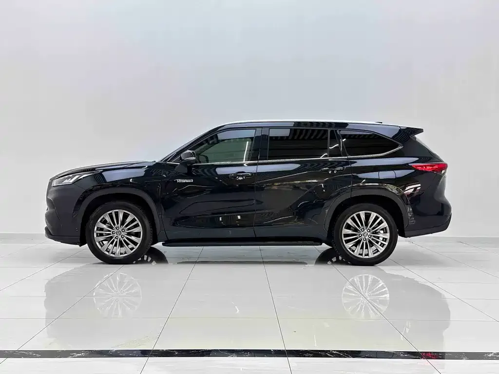 Toyota Highlander — фото 4