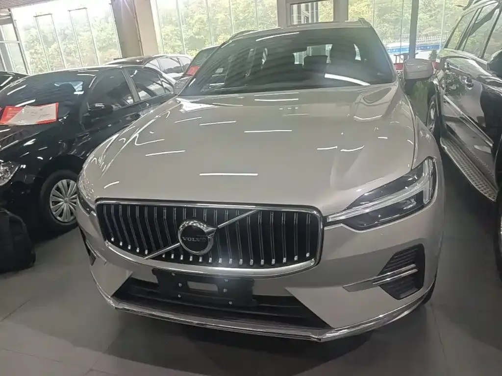 Volvo XC60 — фото 9