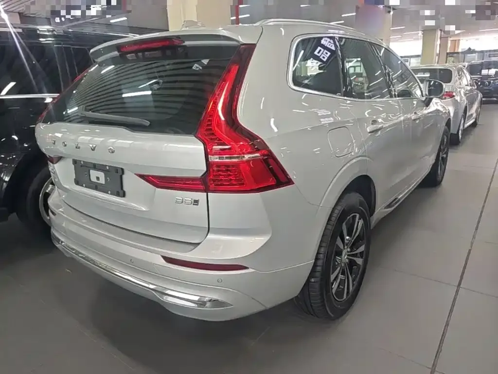Volvo XC60 — фото 3