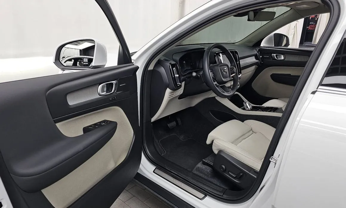 Volvo XC40 — фото 2