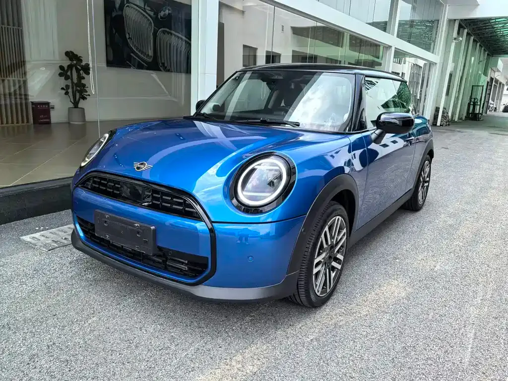 MINI Cooper (3-door) — фото 1