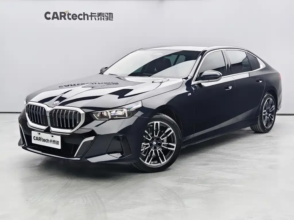 BMW 5 Series — фото 1