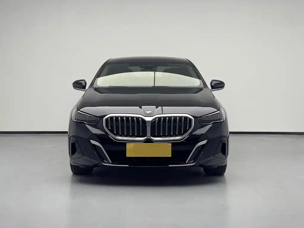 BMW 5 Series — фото 5