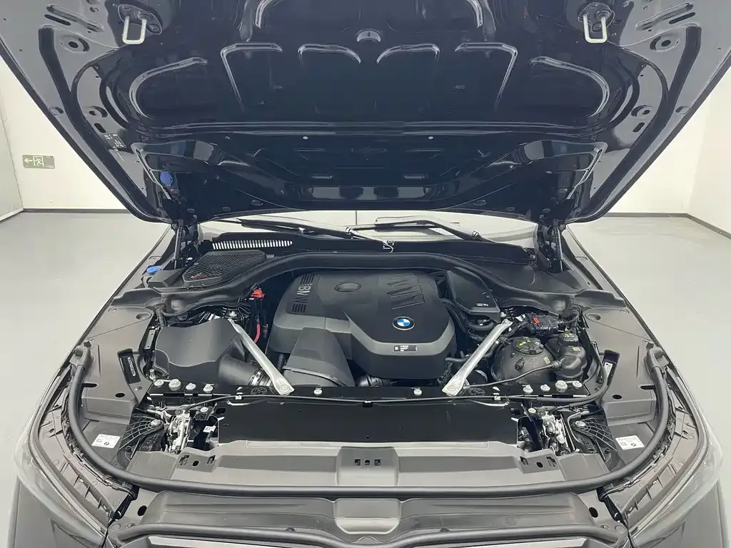 BMW 5 Series — фото 10