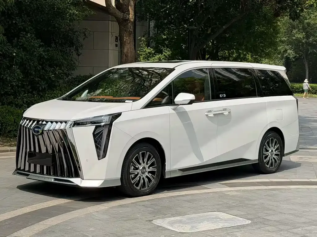 GAC Motor Trumpchi M8 — фото 1