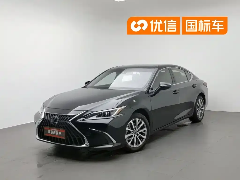 Lexus ES — фото 1